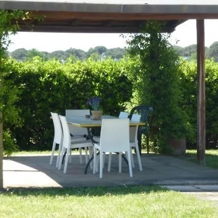 In Mit Grill, Gemeinschaftlichem Pool Und Garten *